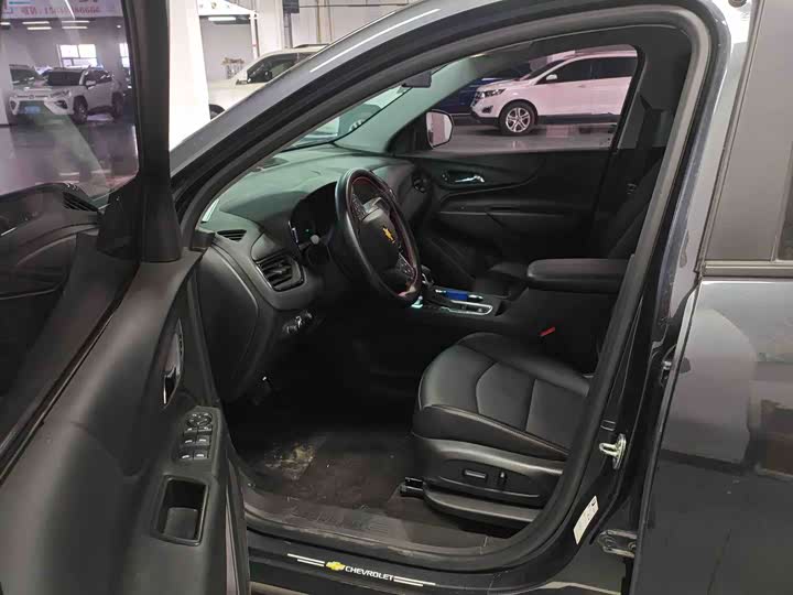 Фото 3 - Chevrolet Equinox