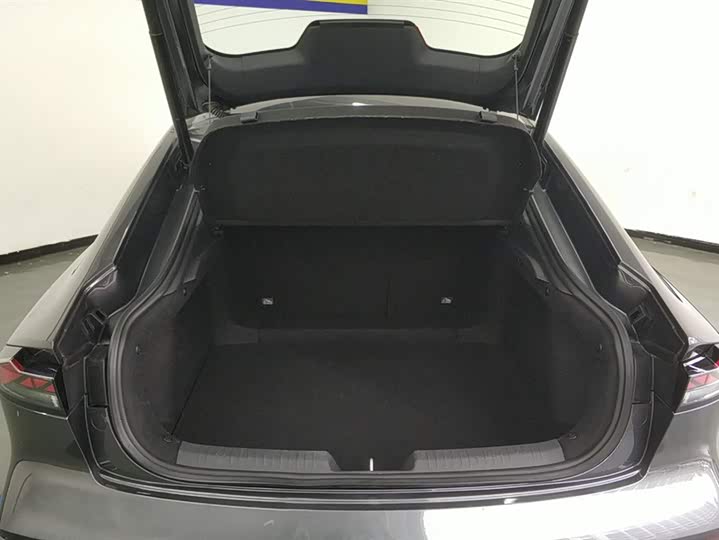 Фото 4 - Changan UNI-V