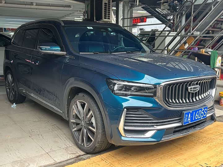 Фото 3 - Geely Monjaro