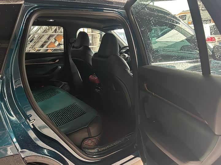 Фото 6 - Geely Monjaro