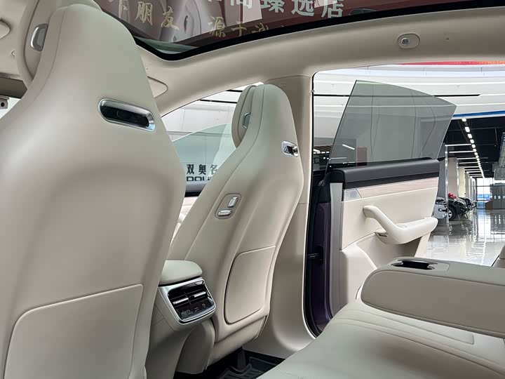 Фото 4 - Luxeed R7