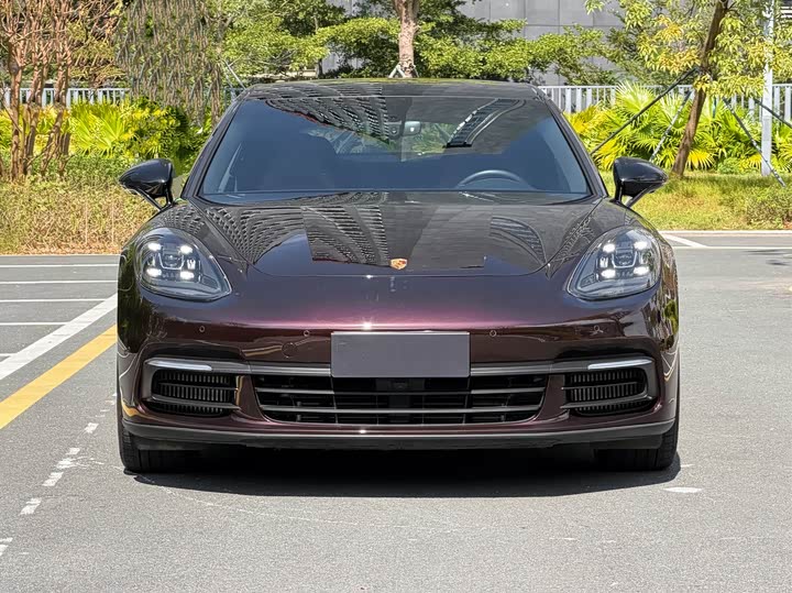 Фото 2 - Porsche Panamera