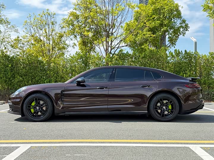 Фото 3 - Porsche Panamera