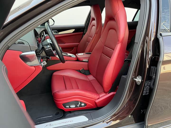 Фото 5 - Porsche Panamera