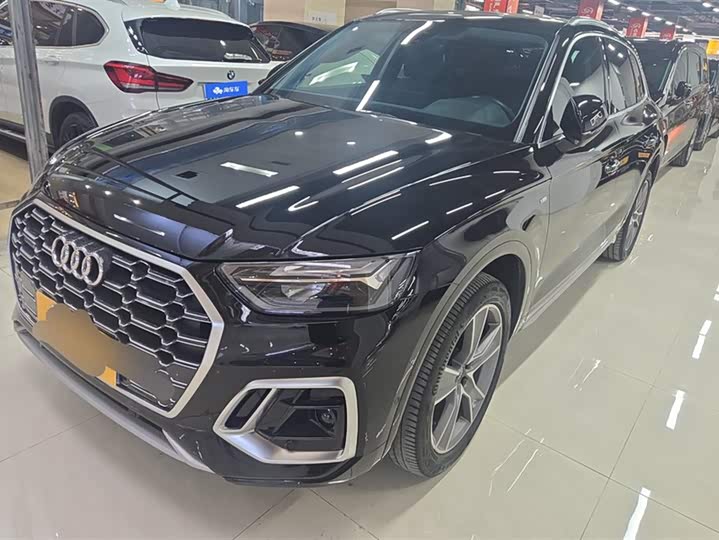 Фото 1 - Audi Q5L