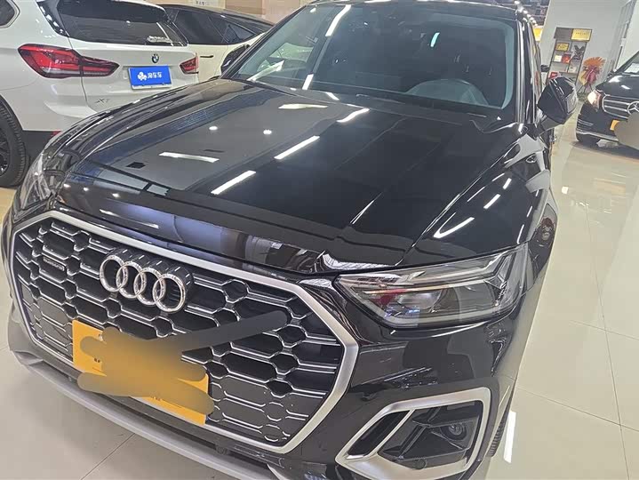 Фото 2 - Audi Q5L