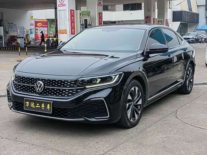 Фото 1 - Volkswagen Passat