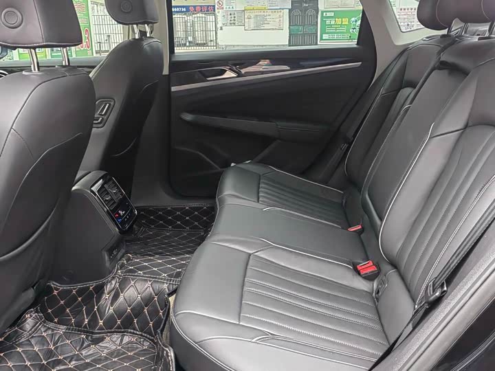 Фото 7 - Volkswagen Passat