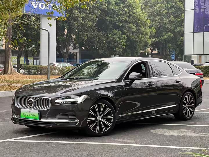 Фото 3 - Volvo S90 Hybrid