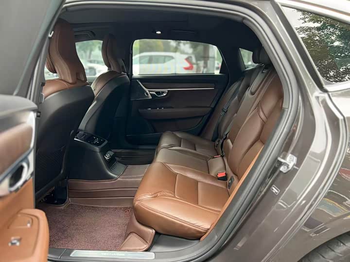 Фото 8 - Volvo S90 Hybrid