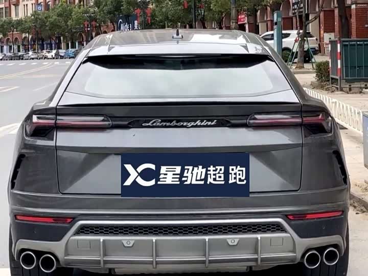 Фото 4 - Lamborghini Urus