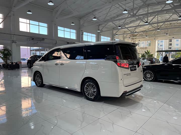 Фото 4 - Toyota Vellfire