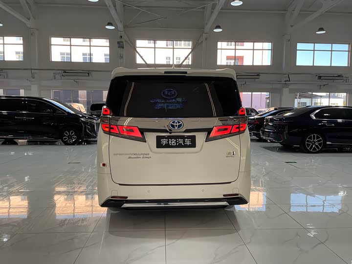 Фото 5 - Toyota Vellfire