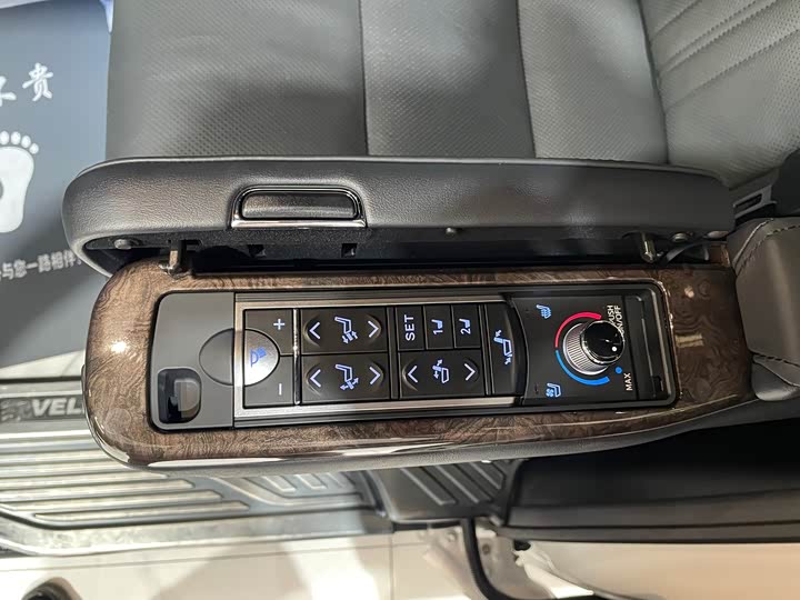 Фото 9 - Toyota Vellfire