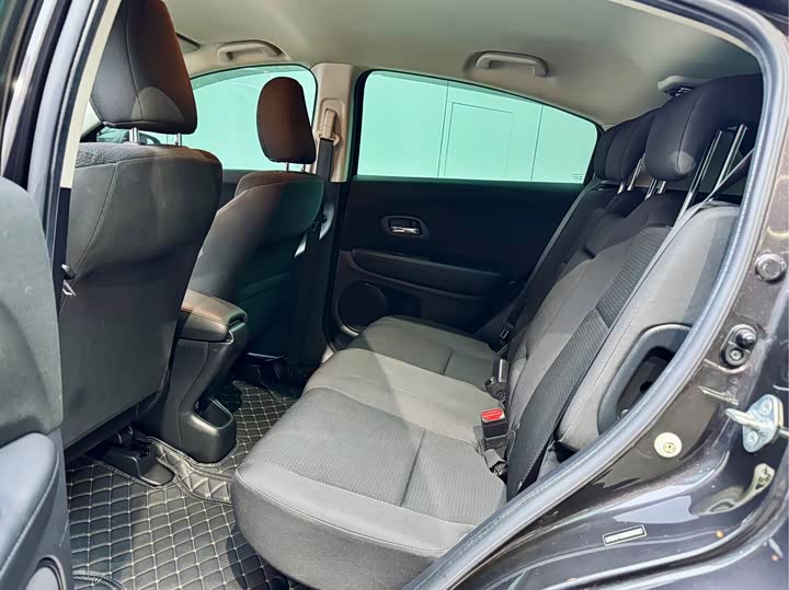 Фото 7 - Honda Vezel