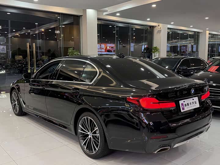 Фото 5 - BMW 5 Series