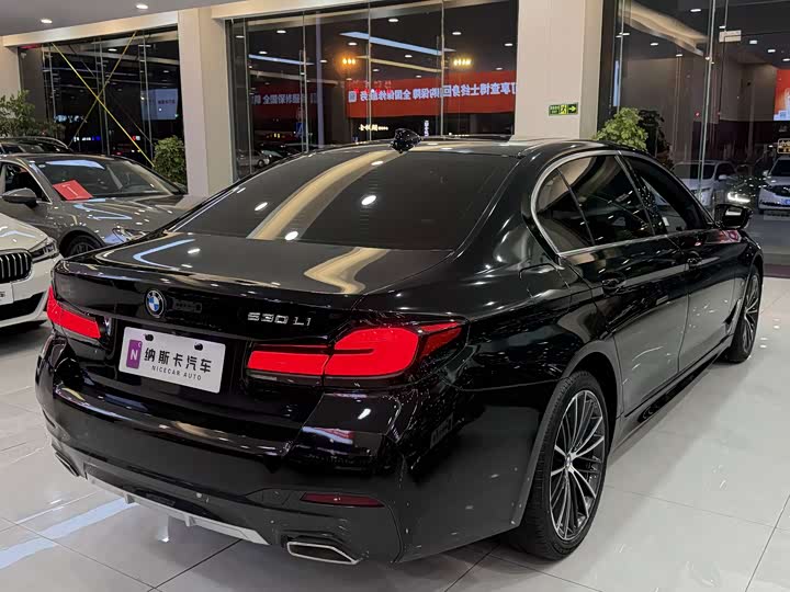 Фото 6 - BMW 5 Series