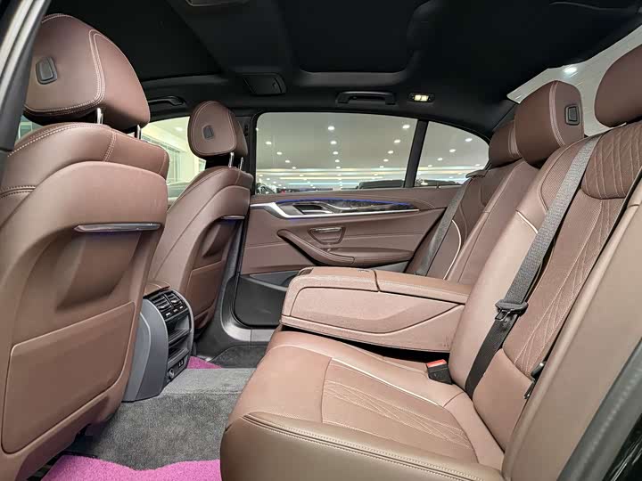 Фото 9 - BMW 5 Series