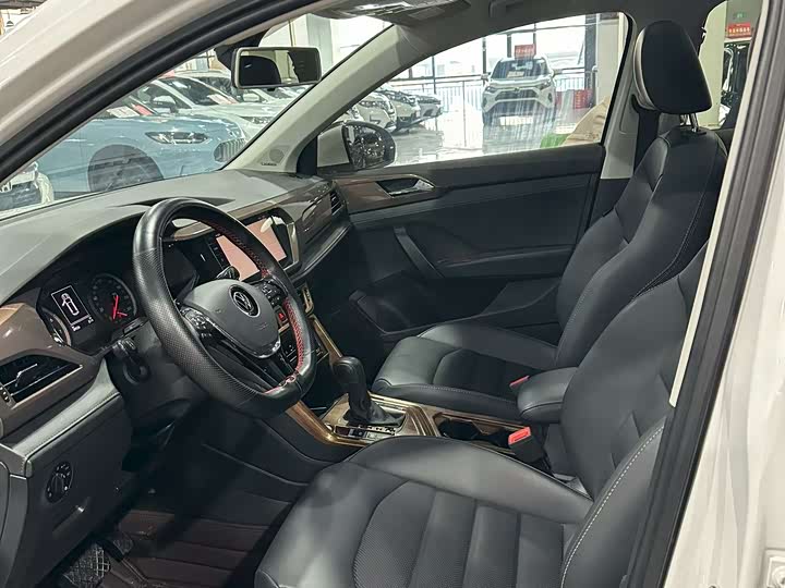 Фото 4 - Volkswagen Tharu