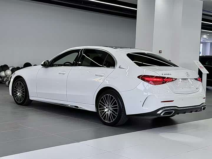 Фото 5 - Mercedes-Benz C-Class