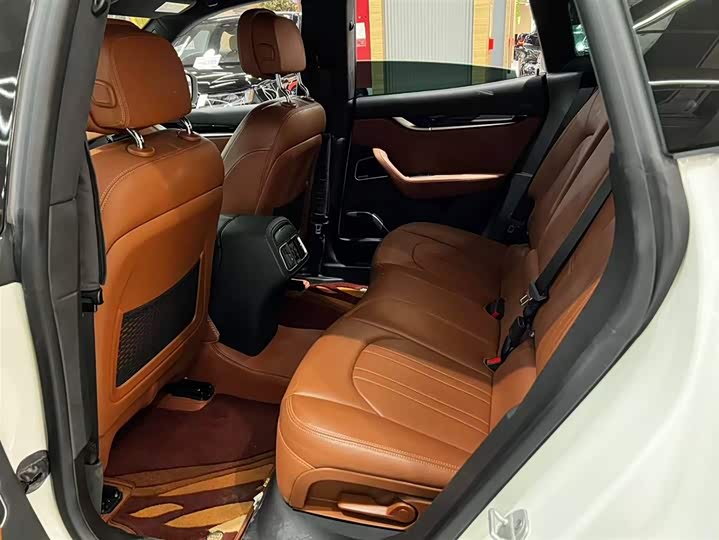 Фото 5 - Maserati Levante