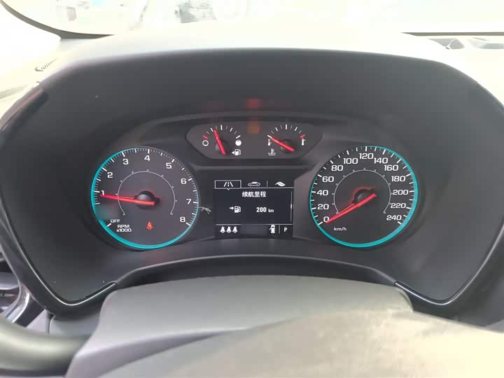 Фото 4 - Chevrolet Equinox