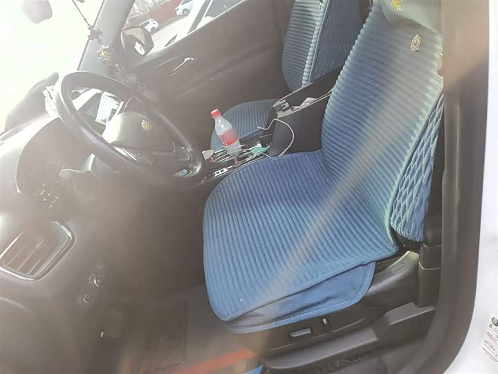 Фото 8 - Chevrolet Equinox