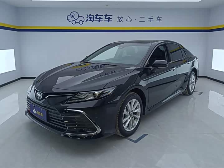 Фото 1 - Toyota Camry