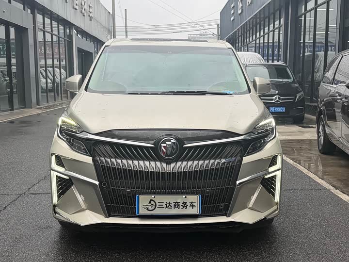 Фото 2 - Buick GL8 ES