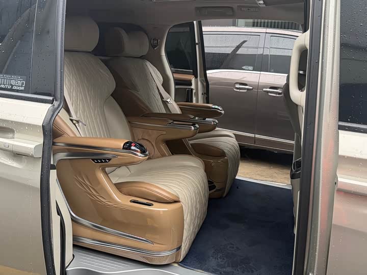 Фото 4 - Buick GL8 ES