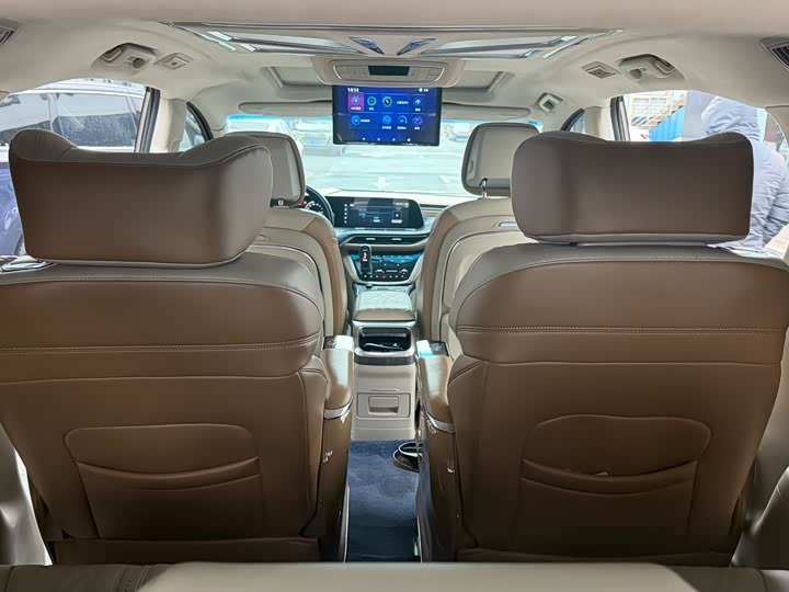 Фото 8 - Buick GL8 ES