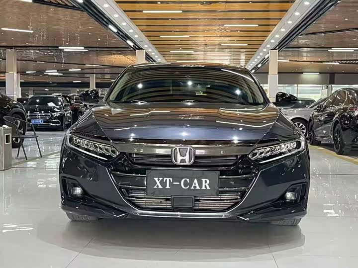 Фото 2 - Honda Accord