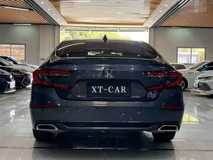 Фото 4 - Honda Accord