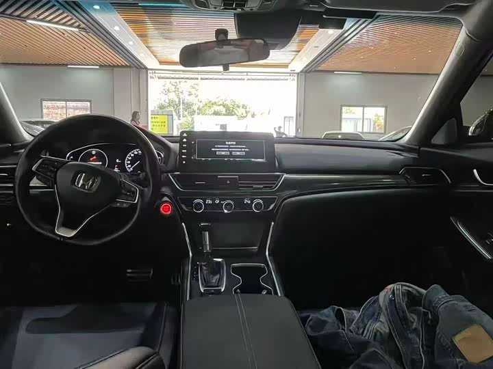 Фото 7 - Honda Accord