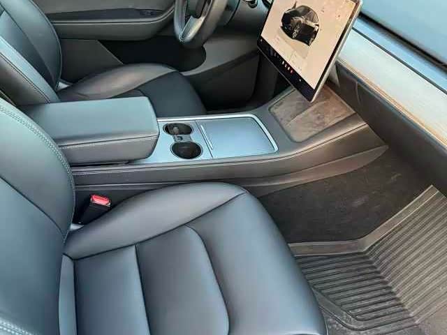 Фото 8 - Tesla Model Y