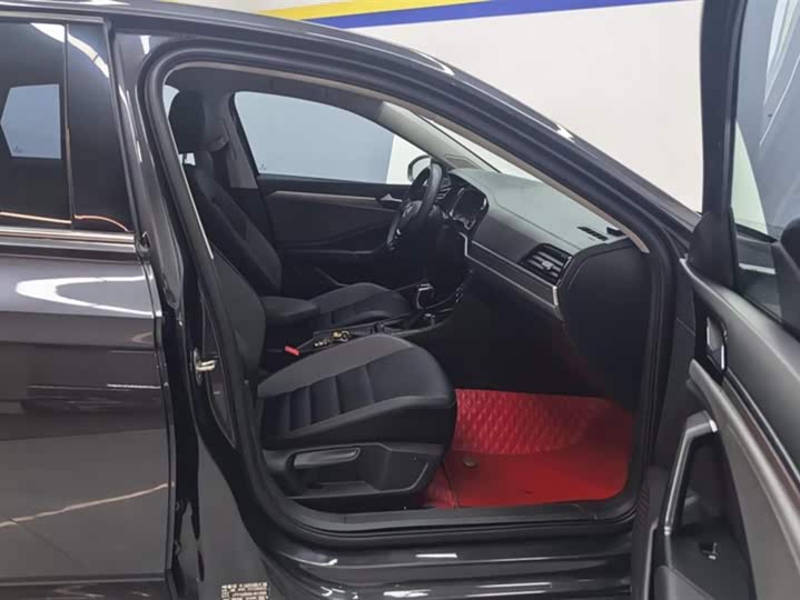 Фото 4 - Volkswagen Sagitar L