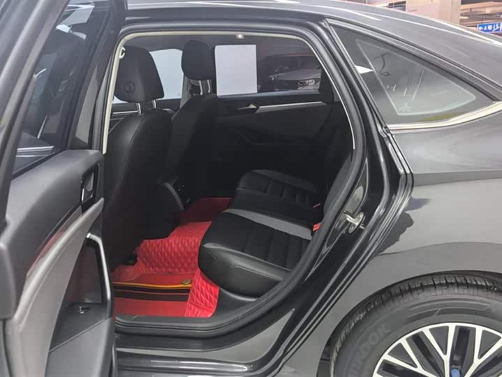 Фото 5 - Volkswagen Sagitar L