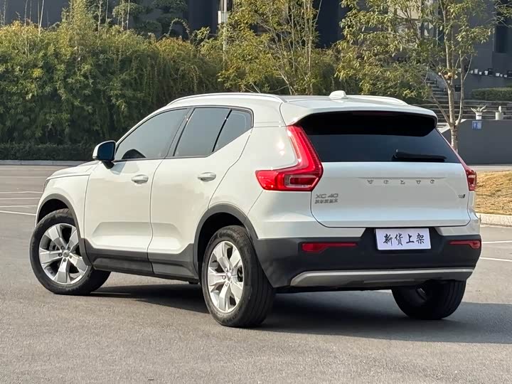 Фото 7 - Volvo XC40