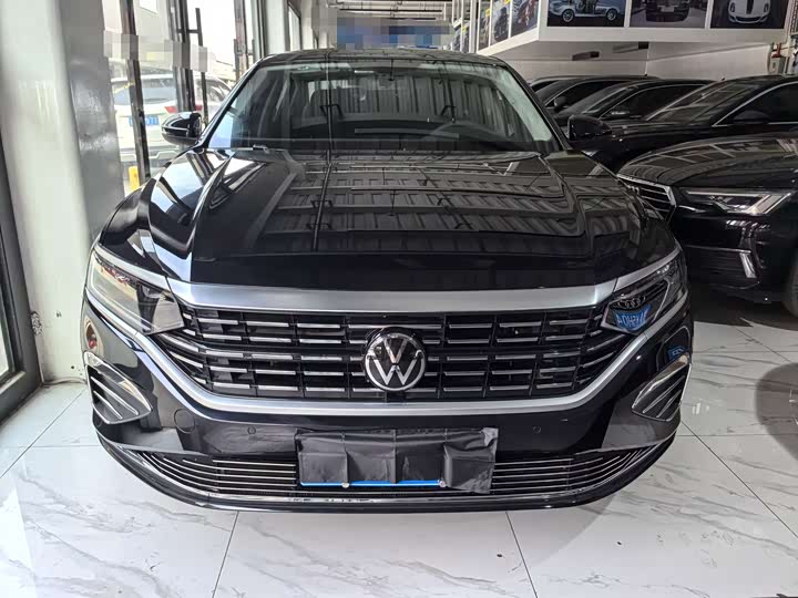 Фото 2 - Volkswagen Passat