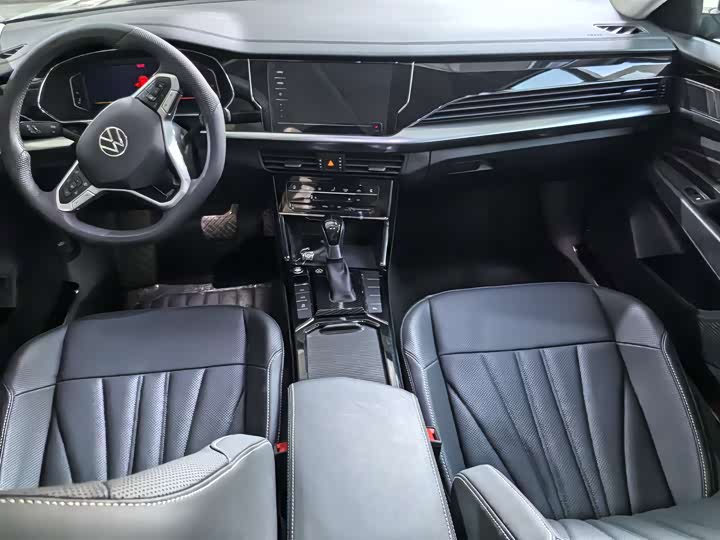 Фото 8 - Volkswagen Passat