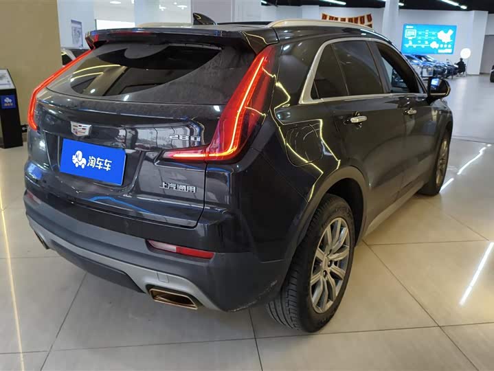 Фото 3 - Cadillac XT4