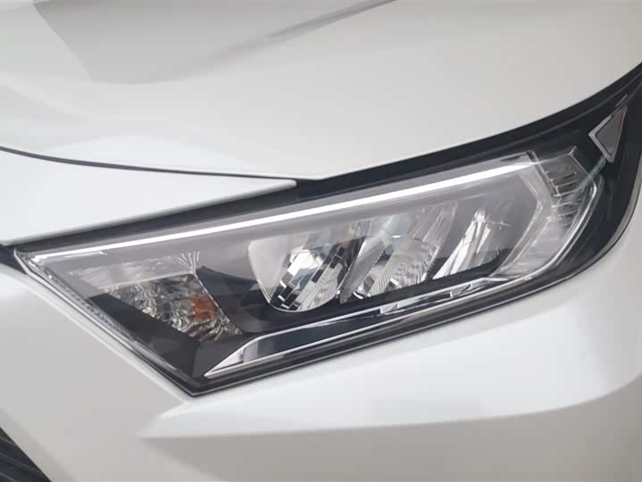 Фото 5 - Toyota RAV4