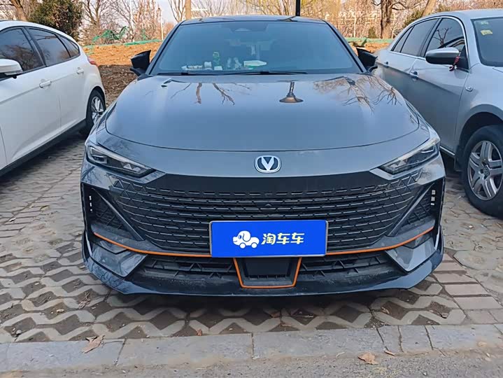 Фото 2 - Changan UNI-V