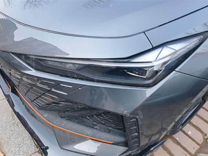 Фото 5 - Changan UNI-V