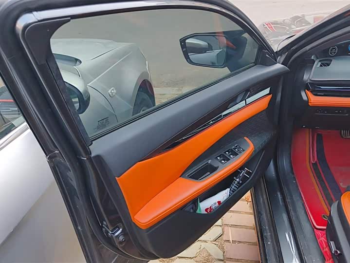 Фото 7 - Changan UNI-V