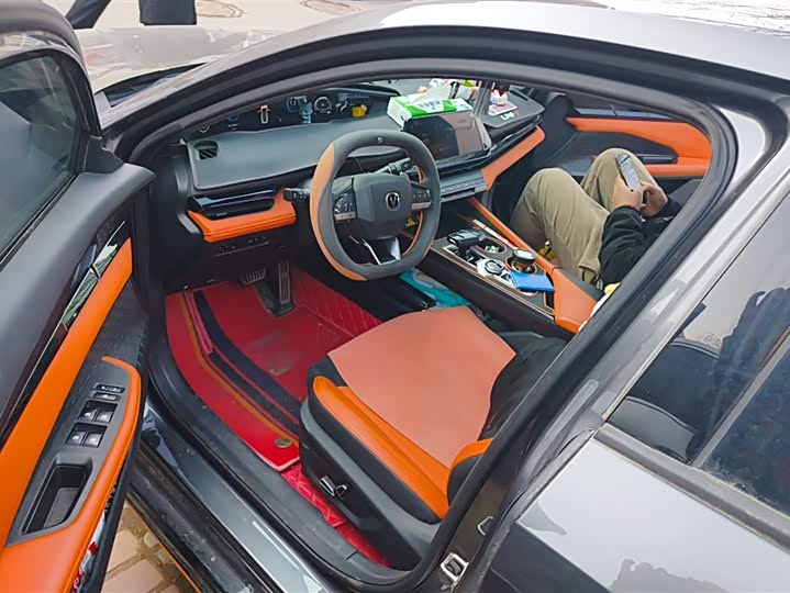 Фото 9 - Changan UNI-V