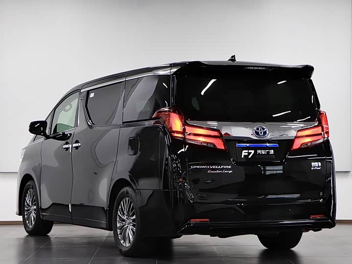 Фото 4 - Toyota Alphard
