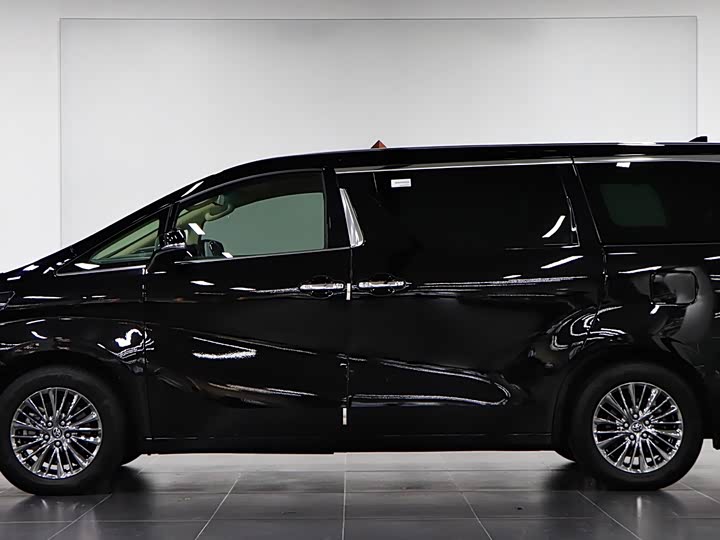 Фото 7 - Toyota Alphard