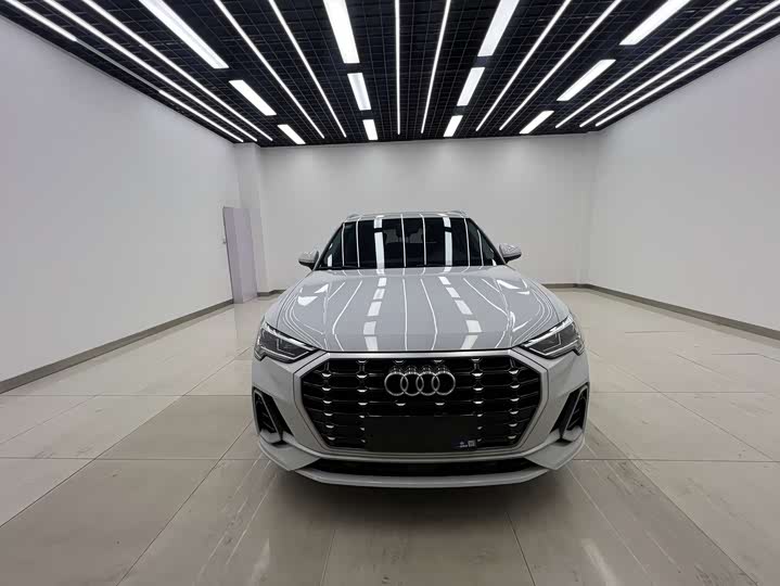 Фото 2 - Audi Q3