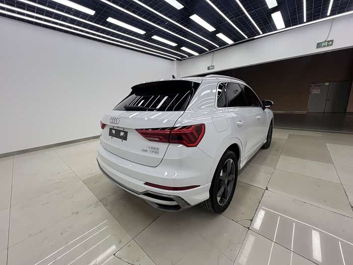 Фото 4 - Audi Q3